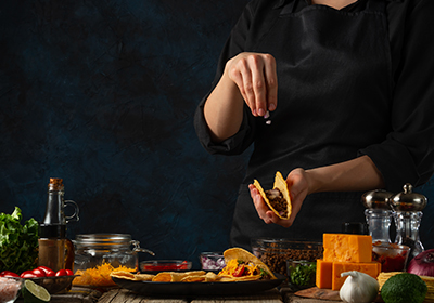 servir dans les tortillas