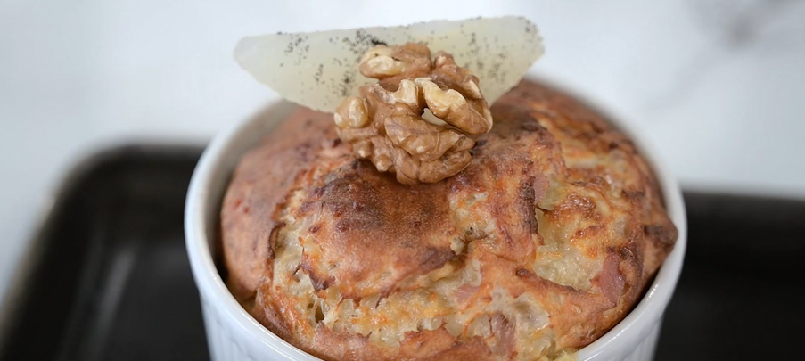 Recette soufflé au camembert poires noix et jambon cru