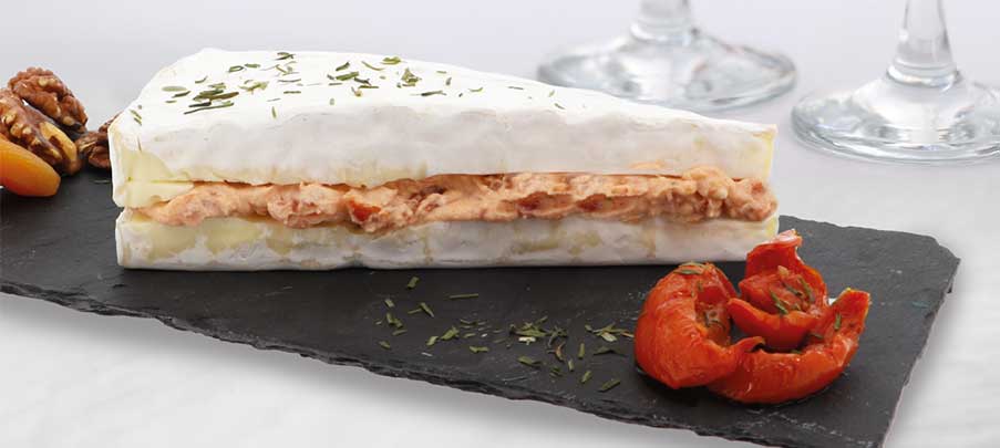 Brie fourré à la tomate confite