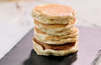 préparation pancakes de pomme